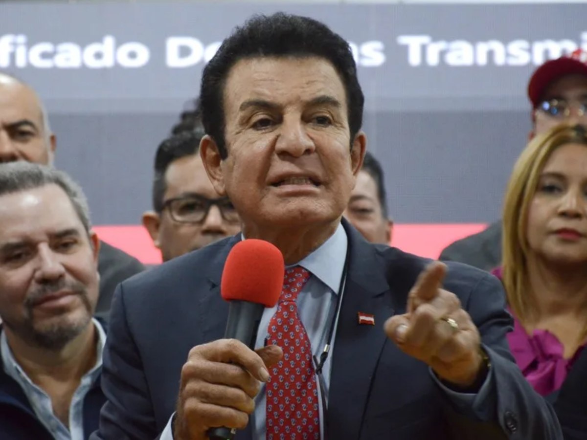 Nasralla supera a Asfura tras reanudarse el conteo preliminar de los comicios en Honduras