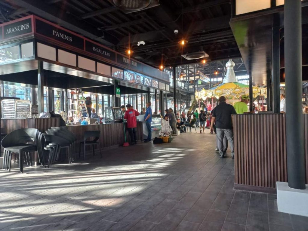 La Plaza Universitaria abrió oficialmente sus puertas en el Centro Histórico, convirtiéndose en un nuevo punto gastronómico y turístico.