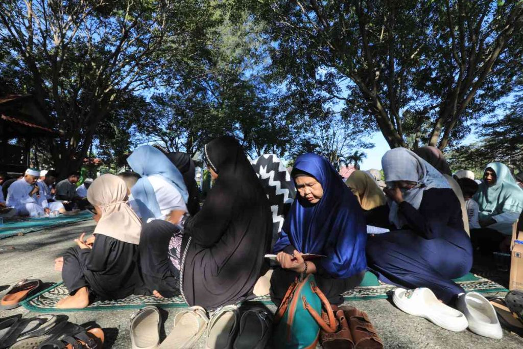 El 26 de diciembre de 2025, Indonesia conmemora el 21.º aniversario del tsunami de 2004, provocado por un terremoto de magnitud 9,2 en el océano Índico frente a la costa oeste del norte de Sumatra, que causó la muerte de aproximadamente 230.000 personas en 14 países. 