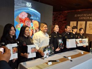 Presentación del Recetario Navideño 2025, una propuesta con cerveza como ingrediente, creada por jóvenes talentos de la gastronomía salvadoreña.
