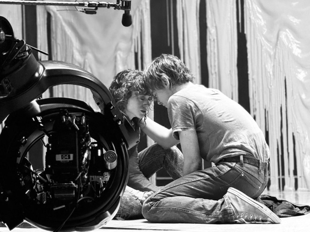 Detrás de cámaras del episodio que marcó la relación entre Jonathan y Nancy. Fotografía/ Shawn Levy vía The Midnight Club