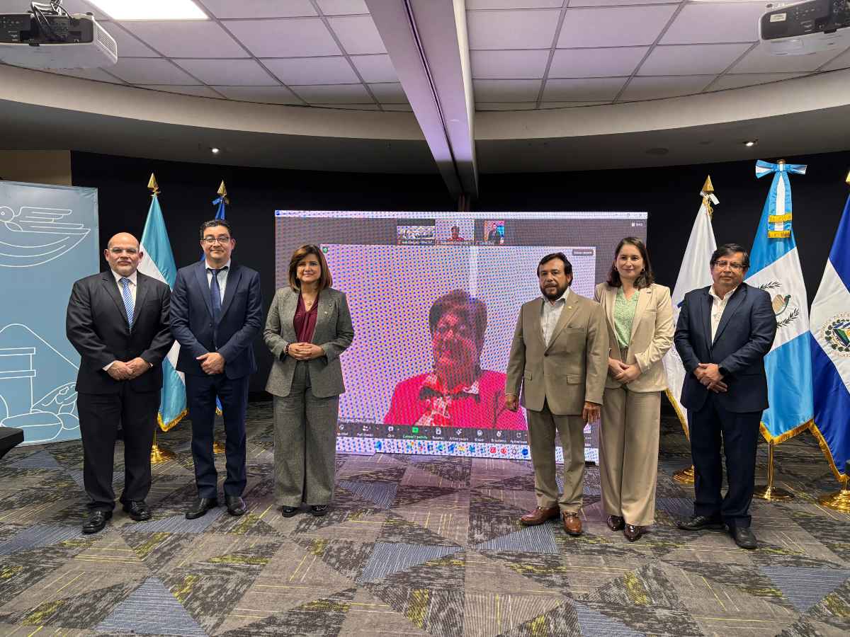 Autoridades de El Salvador, Guatemala y Honduras participan en la II Reunión Ordinaria de la Comisión Trinacional del Plan Trifinio 2025, realizada en Guatemala, donde se oficializó el nuevo período de liderazgo regional.