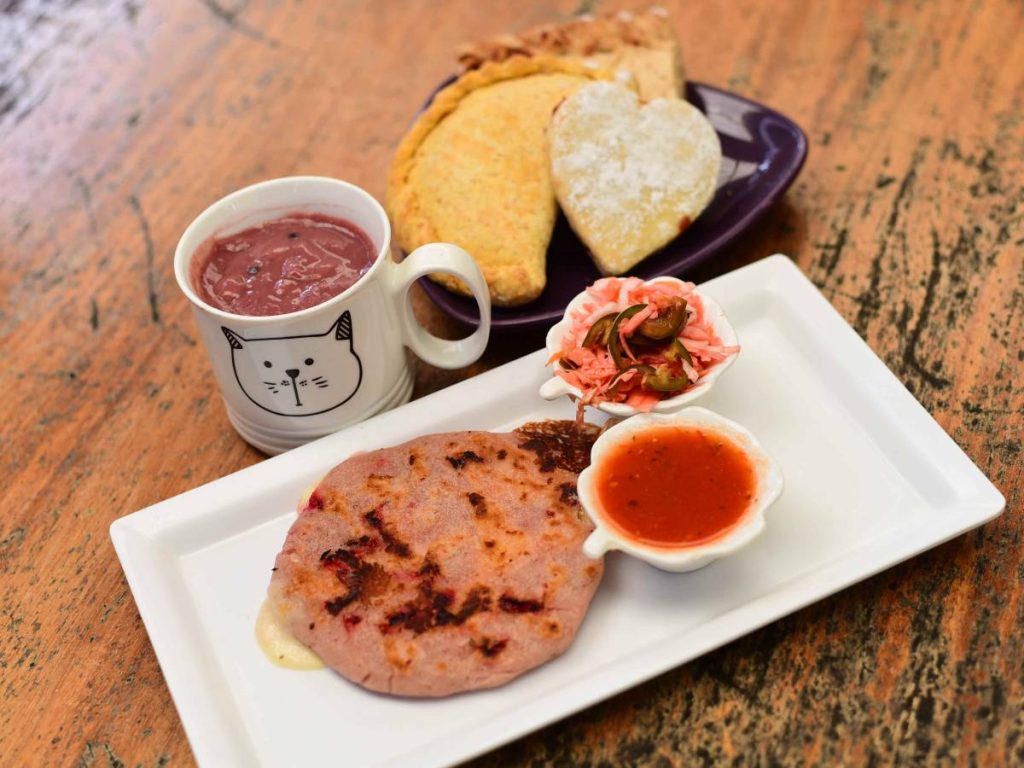 ¿Pupusas y chile con fresas? Conocé las exóticas delicias que ofrece La Casa de Las Fresas