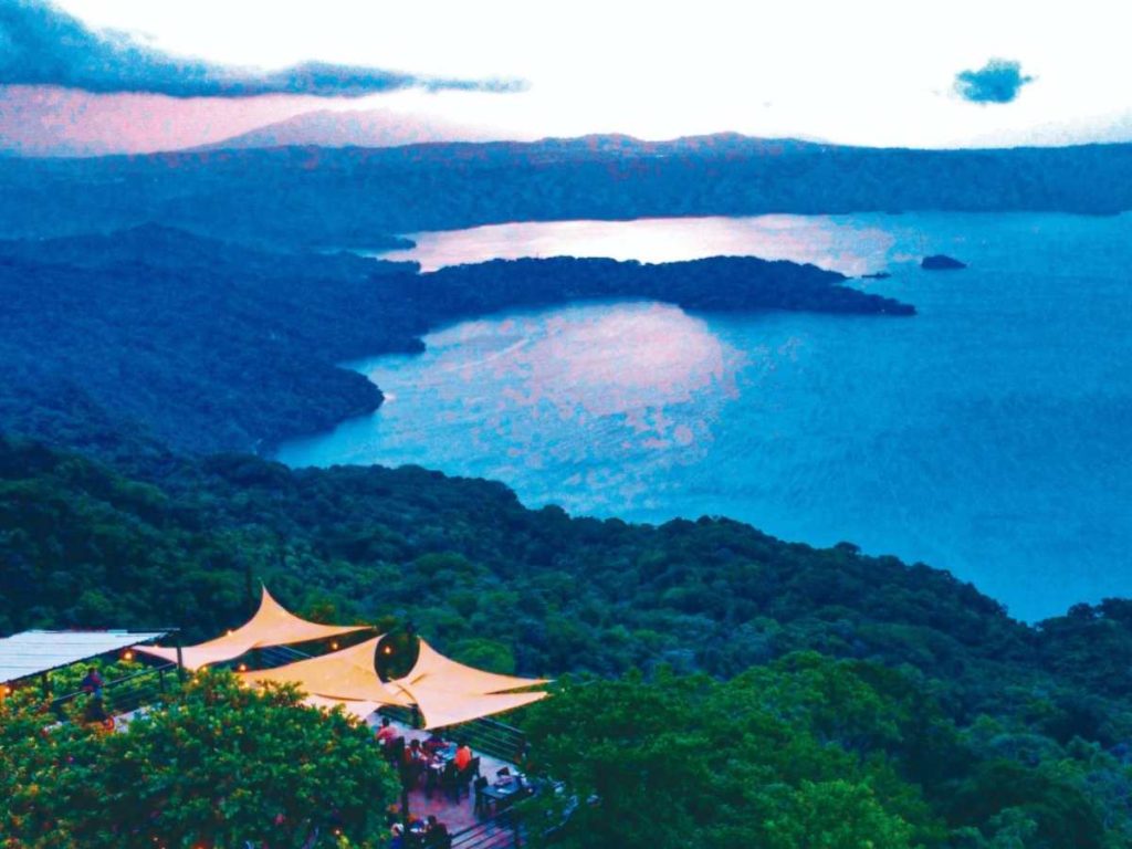 Turismo en alza: 120 mil visitantes llegaron en una semana.