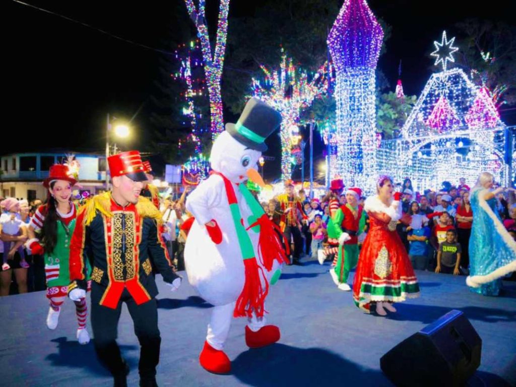 Parque Central de Antiguo Cuscatlán Fiestas Patronales