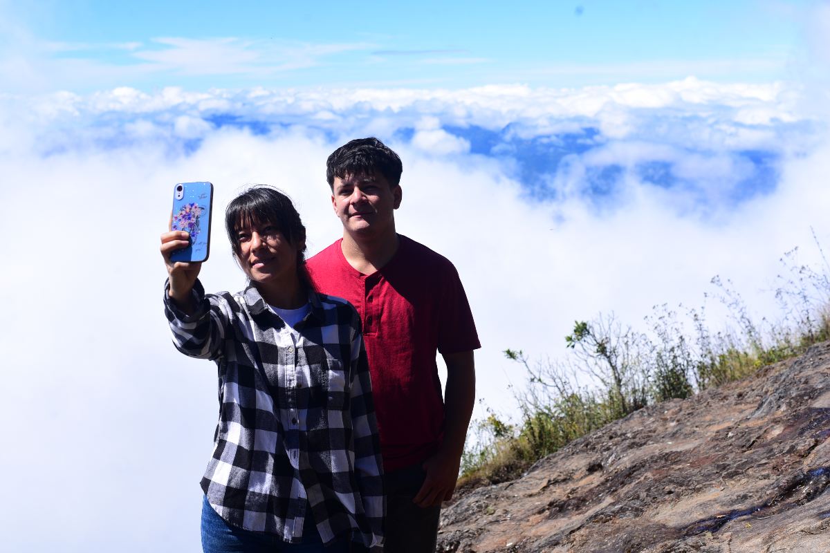 Peña Rajada es conocida también como Piedra Rajada o Peña Partida entre los visitantes del Cerro El Pital.