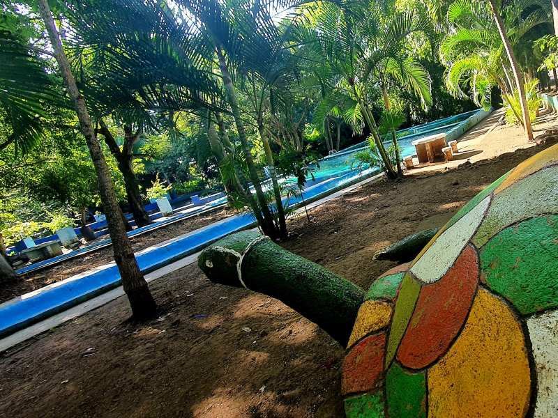 El río recorre el Turicentro Shutecath y forma de manera natural varias piscinas y pequeñas cascadas.