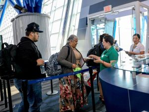 El Salvador recibe a viajeros que buscan reencontrarse y explorar lo que antes parecía lejano.