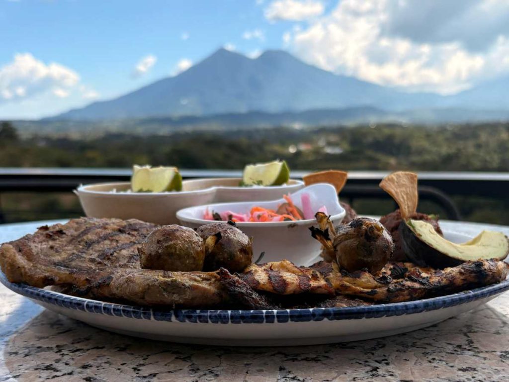 Restaurante La Terraza lanzó el primer y único desayuno buffet “all you can eat” de San Rafael Cedros