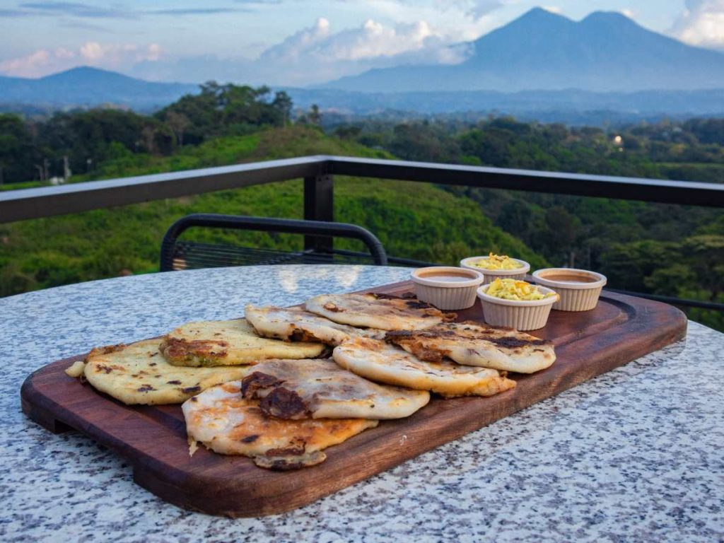 Restaurante La Terraza lanzó el primer y único desayuno buffet “all you can eat” de San Rafael Cedros
