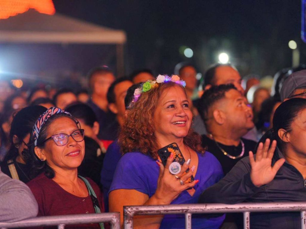 El Cafetalón es uno de los principales escenarios del Carnaval Tecleño, con presentaciones de orquestas y agrupaciones nacionales.