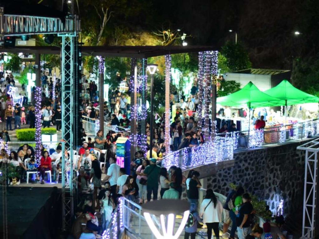 La Puerta del Diablo en un recorrido lleno de luces, clima fresco y ambiente familiar. Foto/ elsalvador.com