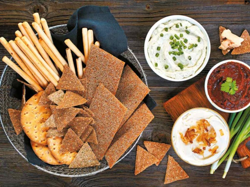 Los dips son una opción versátil y deliciosa para compartir: combiná sabores como queso, yogur o hummus con panecillos, galletas o vegetales frescos.