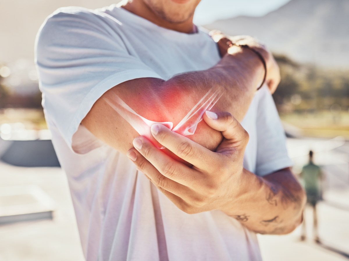 El dolor en codos puede intensificarse con el frío. Aplicar calor y evitar la inactividad son claves para cuidar las articulaciones en invierno.