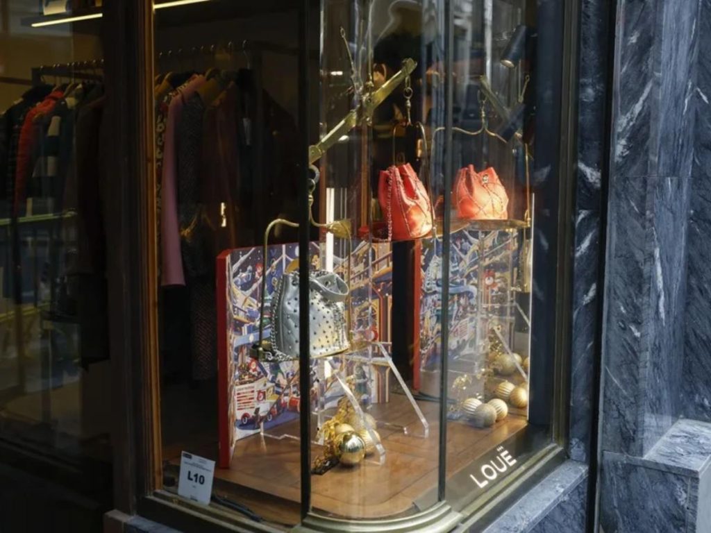 Escaparate de la tienda Loue en el centro de Madrid. 