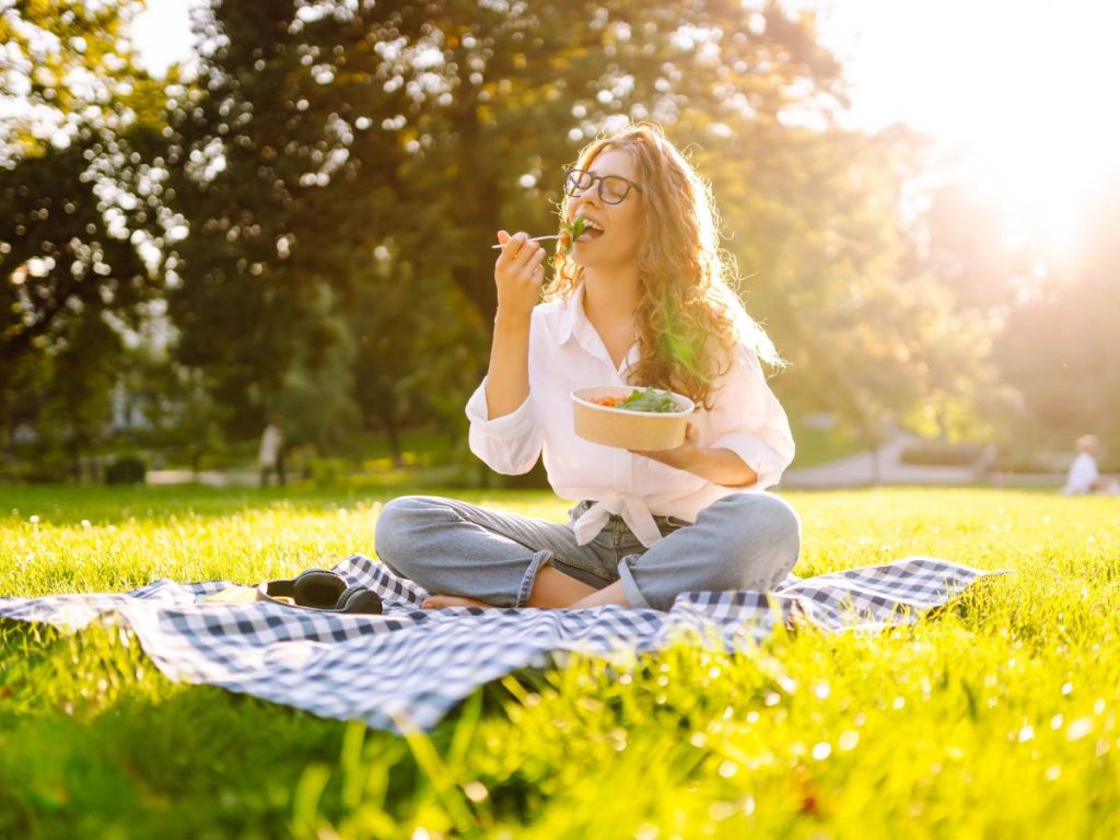 La conexión más importante hoy es con uno mismo. Vivir solo y sin pareja ya no es excepción, es una forma de vida en auge.