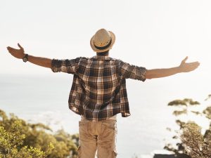 Disfrutar de la soledad también es plenitud. Cada vez más personas eligen el bienestar personal sobre las relaciones tradicionales.