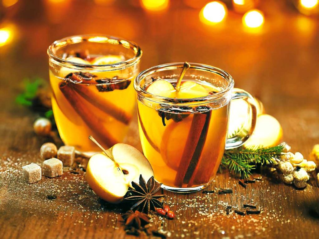 Ponche de manzana. Refrescante, afrutado y fácil de preparar, perfecto para recibir el año con sabor y estilo.