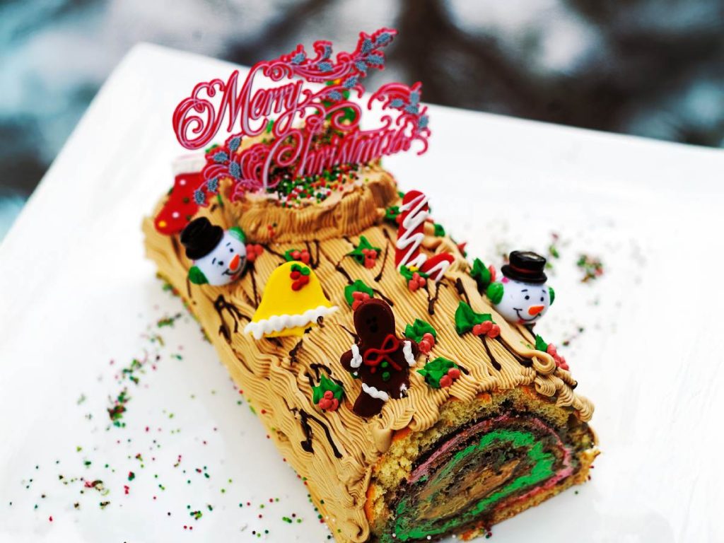 Inspirado en la repostería francesa, este tronco es puro arte comestible. Cremoso, festivo y con un sabor que te transporta.