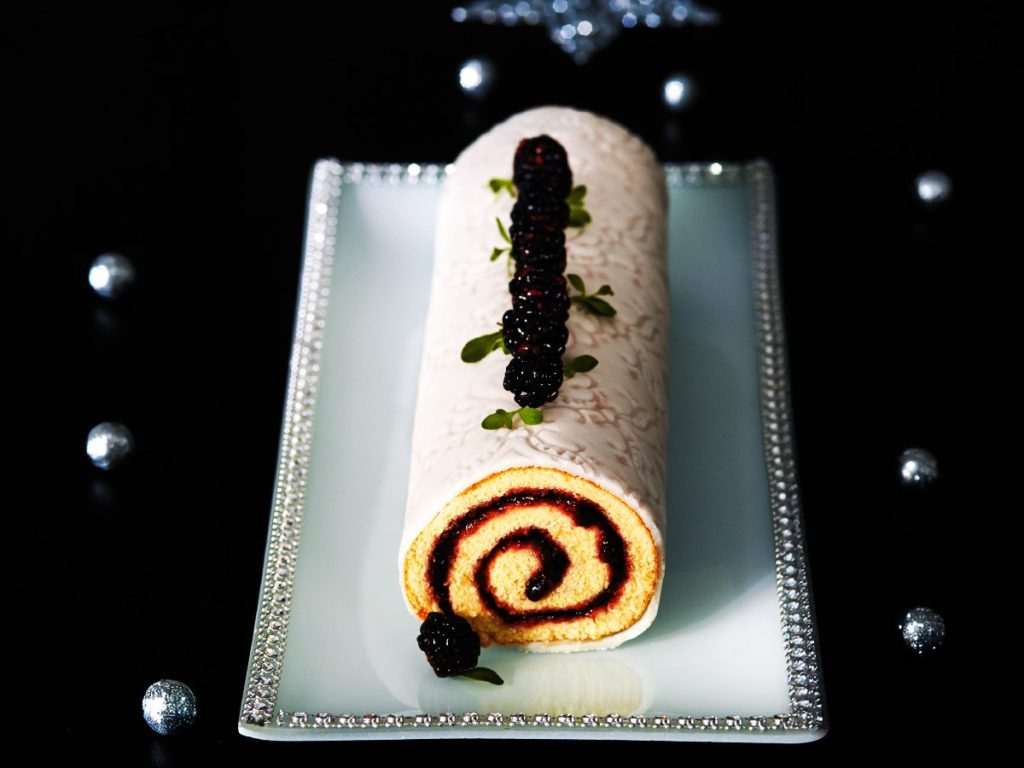 Suave, elegante y con un toque frutal que lo hace especial. Ideal para sorprender con una presentación delicada y un sabor inolvidable.