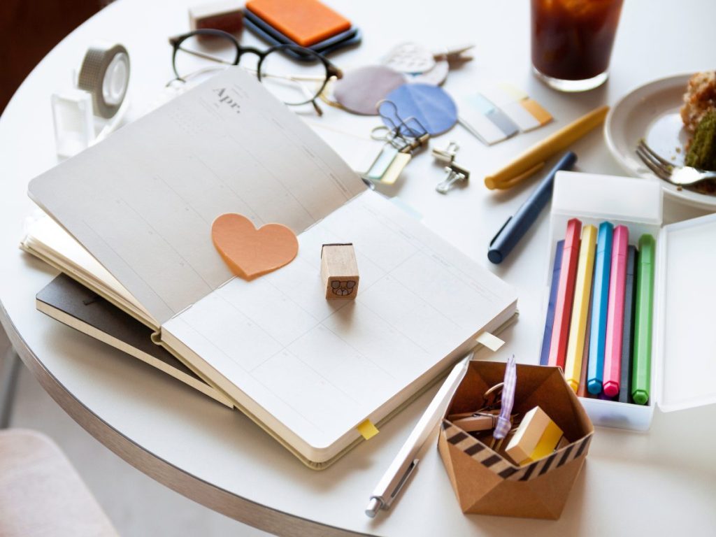 El bullet journal convierte intenciones en acción. Un cuaderno puede ser la base para planificar hábitos, metas y prioridades con sentido.