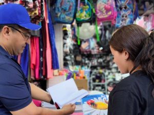 Dinero-y -negocios-compras-escolares-mercados-san-salvador (4)
