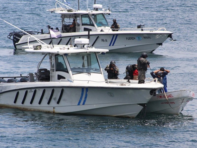 Personal de la Marina Nacional durante labores de seguridad y apoyo naval, cuyos servicios ahora cuentan con tarifas oficiales establecidas por el Ministerio de Hacienda.