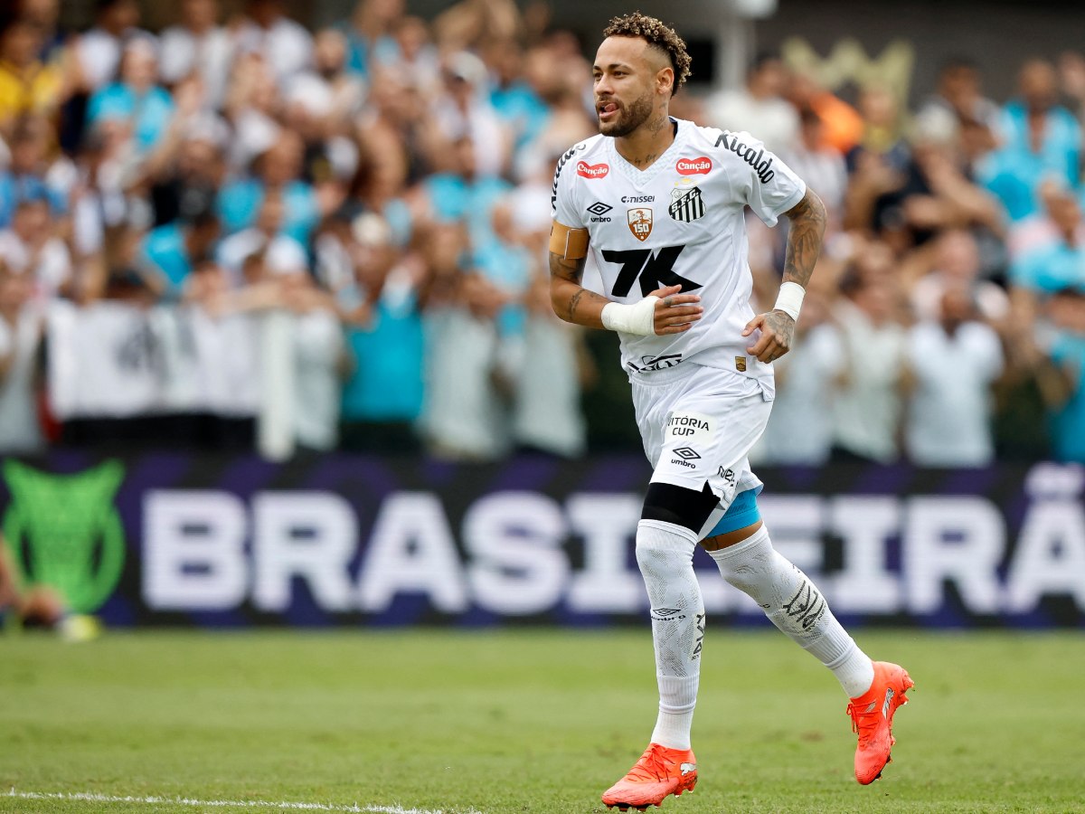 Neymar asegura su permanencia en Santos hasta 2026 y busca llegar al Mundial en plenitud. Fotografía/ AFP