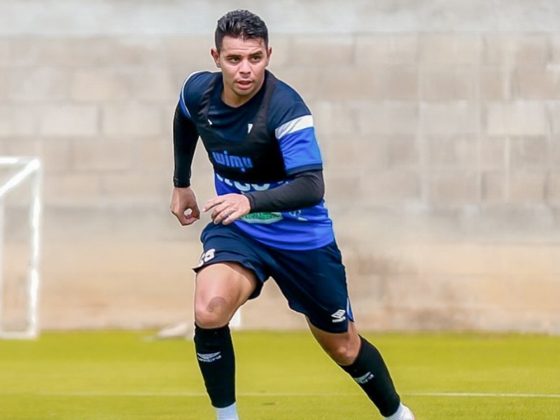 Alexander "Cacho" Larín durante un entrenamiento con la Selección. / Foto Instagram de A. Larín