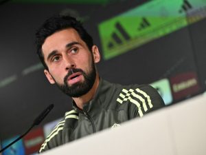 Álvaro Arbeloa, técnico del Real Madrid, en conferencia de prensa. / Foto AFP
