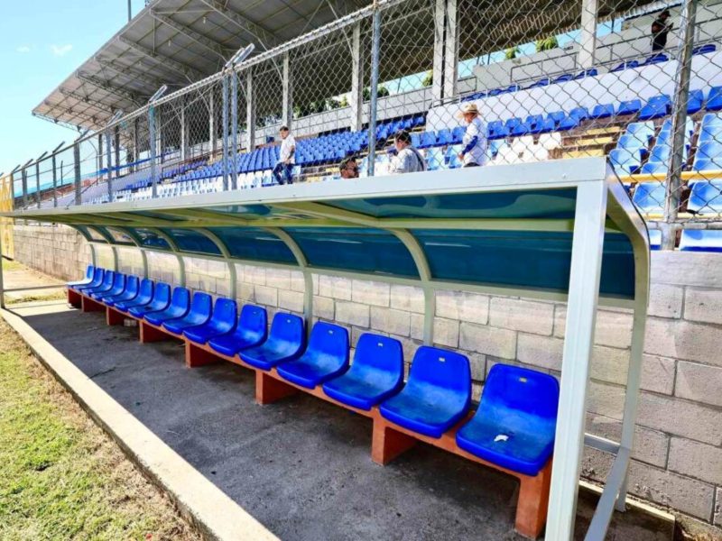 Las obras buscan mejorar la infraestructura deportiva fuera del Área Metropolitana de San Salvador.