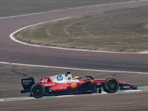 deportes-formula-uno-hamilton-ferrari