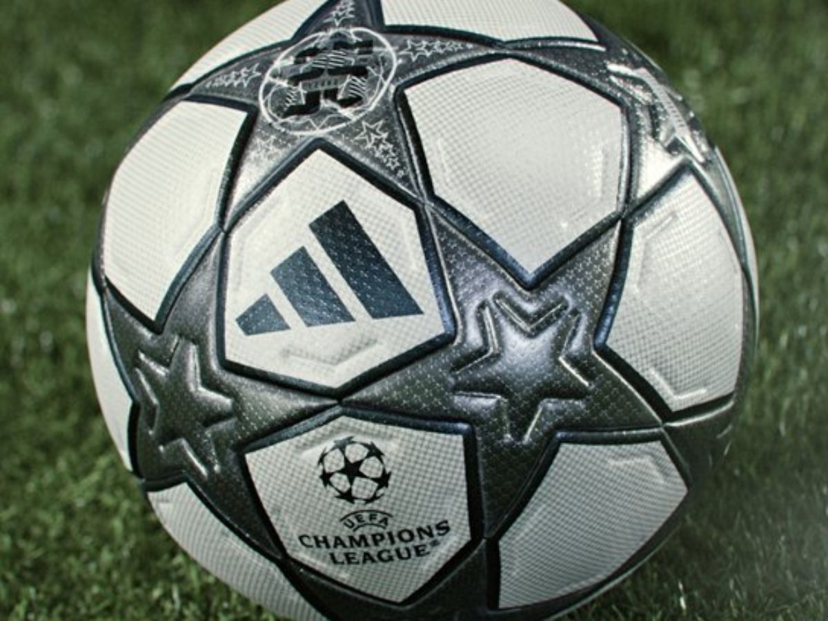 El nuevo balón oficial adidas de la UEFA Champions League por el 25º aniversario. Foto UEFA