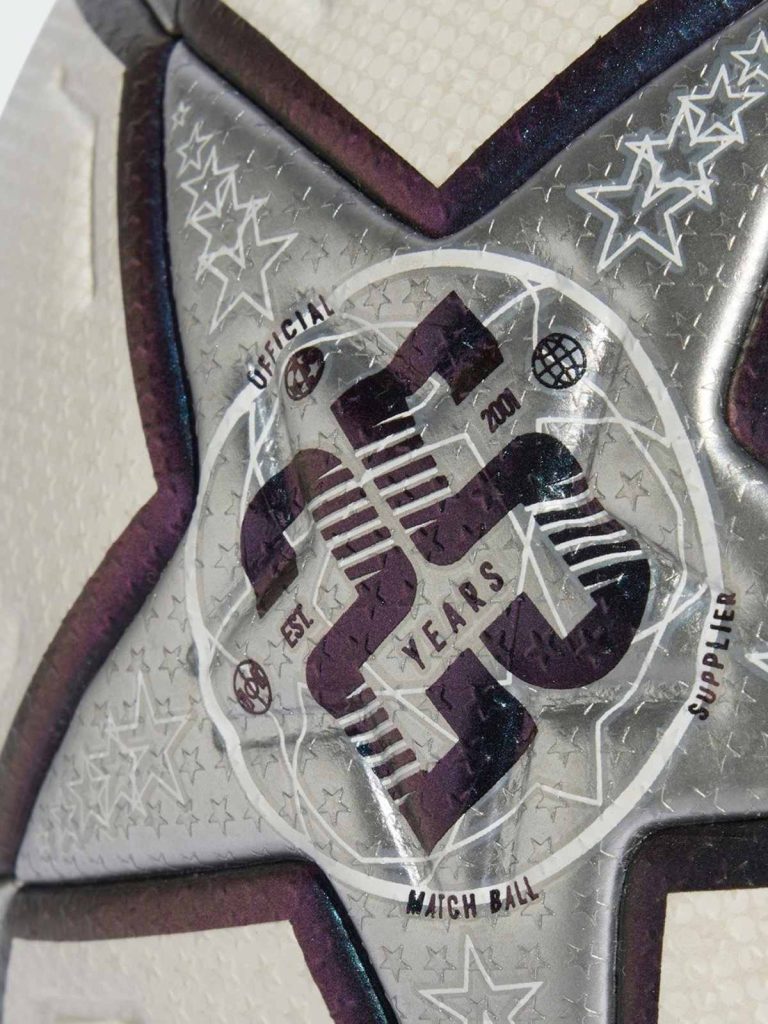 El nuevo balón oficial adidas de la UEFA Champions League por el 25º aniversario. Foto UEFA