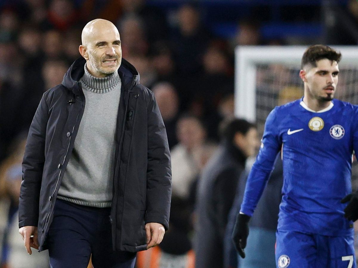 Enzo Maresca (izq.) fue despedido del Chelsea el día de año nuevo. Foto EFE