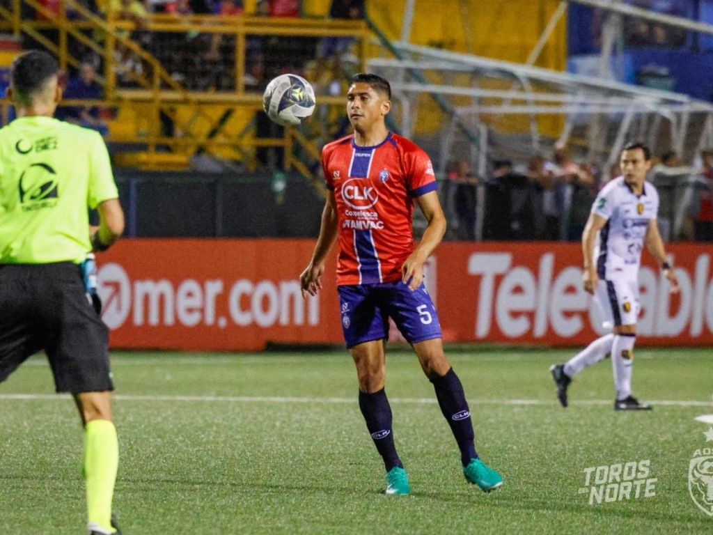 Cristian Martínez jugó en la victoria del San Carlos. Foto X San Carlos
