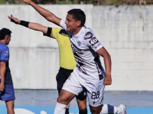 José Posada, del Hércules, celebra su gol del empate ante el Fuerte San Francisco. Foto FB Hércules