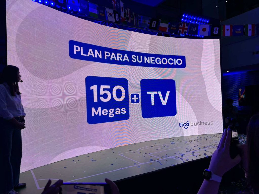 Planes para negocio de TIGO para poder disfrutar el mundial. Foto Roberto Montano