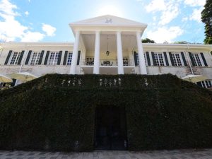 dinero-y-negocios-cadejo-mansion (1)