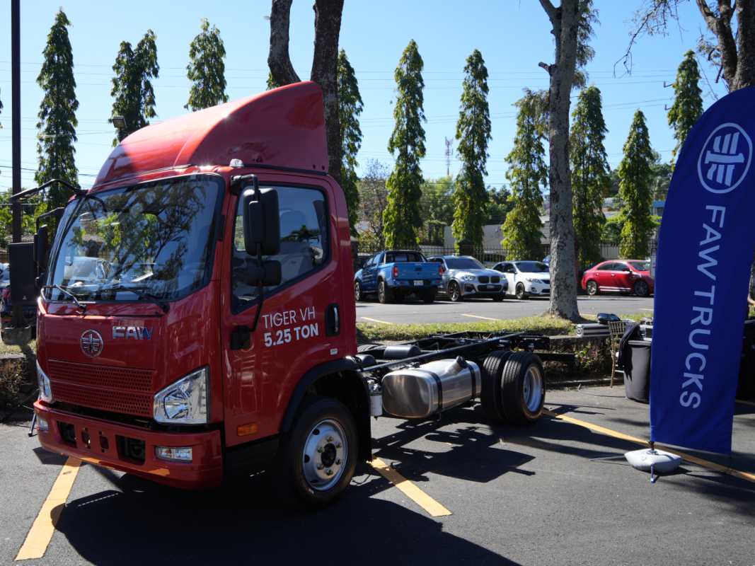 Sika Motors presentó oficialmente FAW Trucks, una de las marcas líderes en fabricación de camiones de carga en China, como parte de su expansión regional.