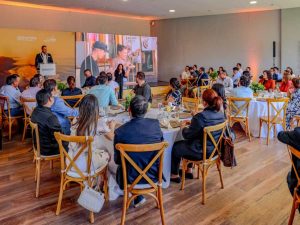 dinero-y-negocios-fine-table-el-salvador (1)