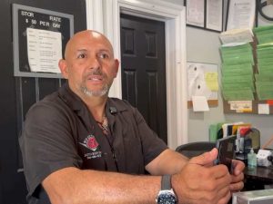 Willy Blanco, el salvadoreño que modifica vehículos exclusivos en Estados Unidos