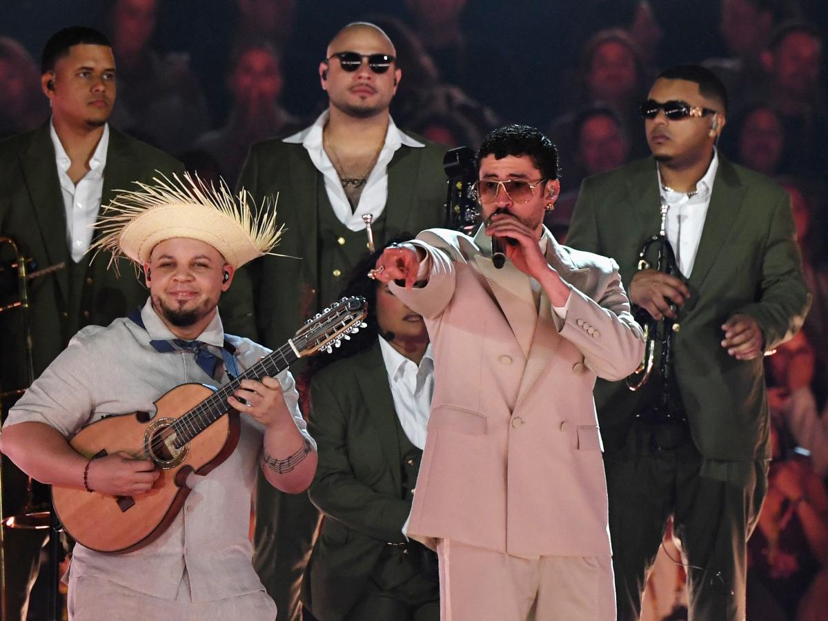 Bad Bunny listo para hacer historia en los Grammys y el Super Bowl