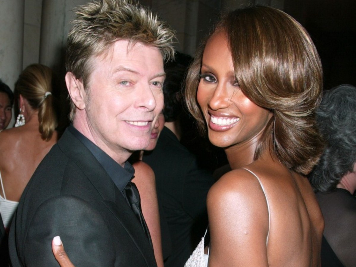 Iman y David Bowie compartieron una historia de amor sólida y discreta, que hoy se mantiene viva a través de emotivos homenajes. Fotografía/ cortesía