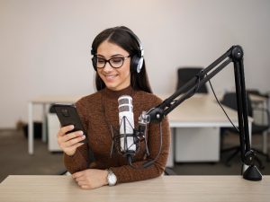 Taller de pódcast en El Salvador: aprendé a producir tu programa