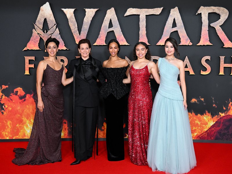 Zoe Saldaña lidera el ranking de los actores más taquilleros gracias al éxito de Avatar y Avengers.