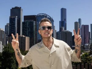 Robbie Williams sorprende con el lanzamiento de su nuevo álbum Britpop