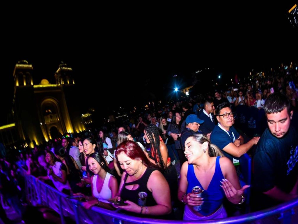 Mike Bahía en El Salvador