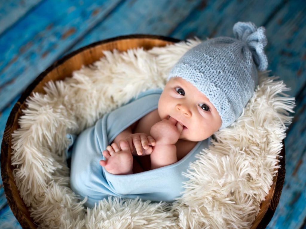 La caída de la natalidad impulsa nuevas propuestas políticas que buscan incentivar la formación de familias y el aumento de nacimientos en Estados Unidos.