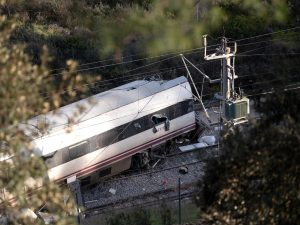 internacional-40-fallecidos-por-accidente-de-tren-espana-hasta-19-de-enero